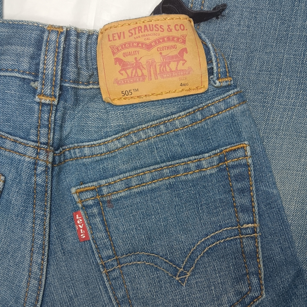 Levi's strauss& co.straight leg , clipped button BOYS size 4 regular denim jeans